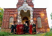 VII Suure-Jaani Muusikafestival. "Ortodox Singers" õigeusu kiriku ees